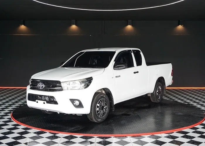 2017 Toyota Hilux Revo J · Smart Cab · 2.4 2WD MT — photo 1 of 15