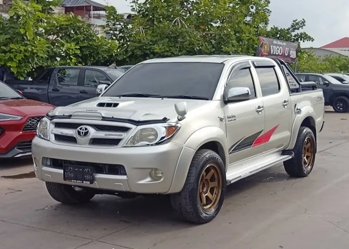 2006 Toyota Hilux Vigo G · Double Cab · 3.0 4WD AT — photo 1 of 15
