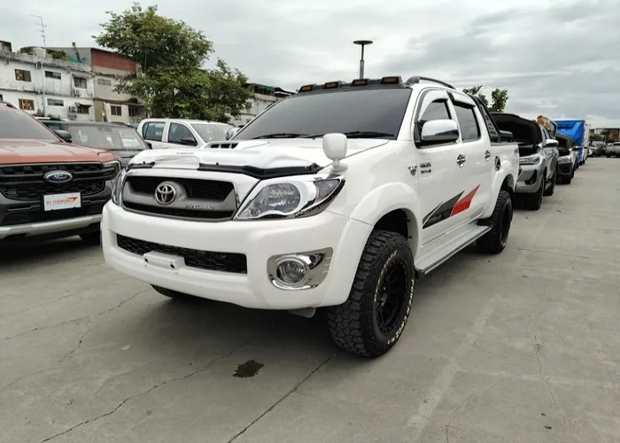 2010 Toyota Hilux Vigo G · Double Cab · 3.0 4WD AT — photo 1 of 15