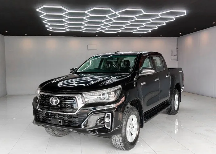 2018 Toyota Hilux Revo E · Double Cab · 2.4 2WD AT — photo 1 of 18