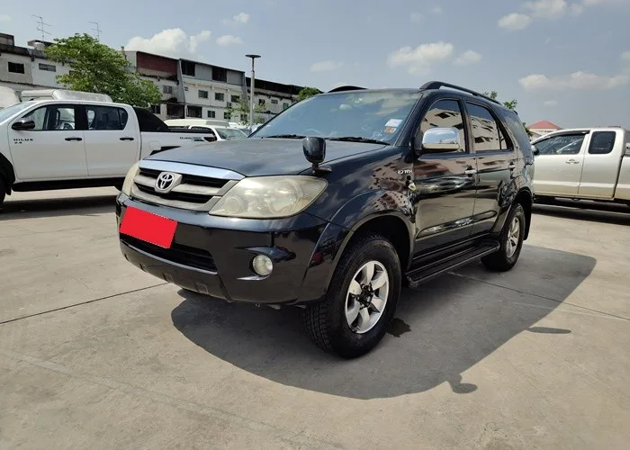 2005 Toyota Fortuner V · SUV · 2.7 4WD AT — photo 1 of 8