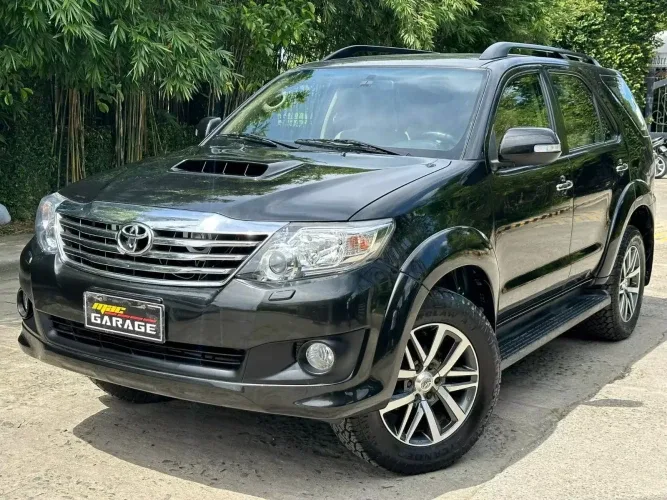 2015 Toyota Fortuner V · SUV · 2.5 2WD AT — photo 1 of 21