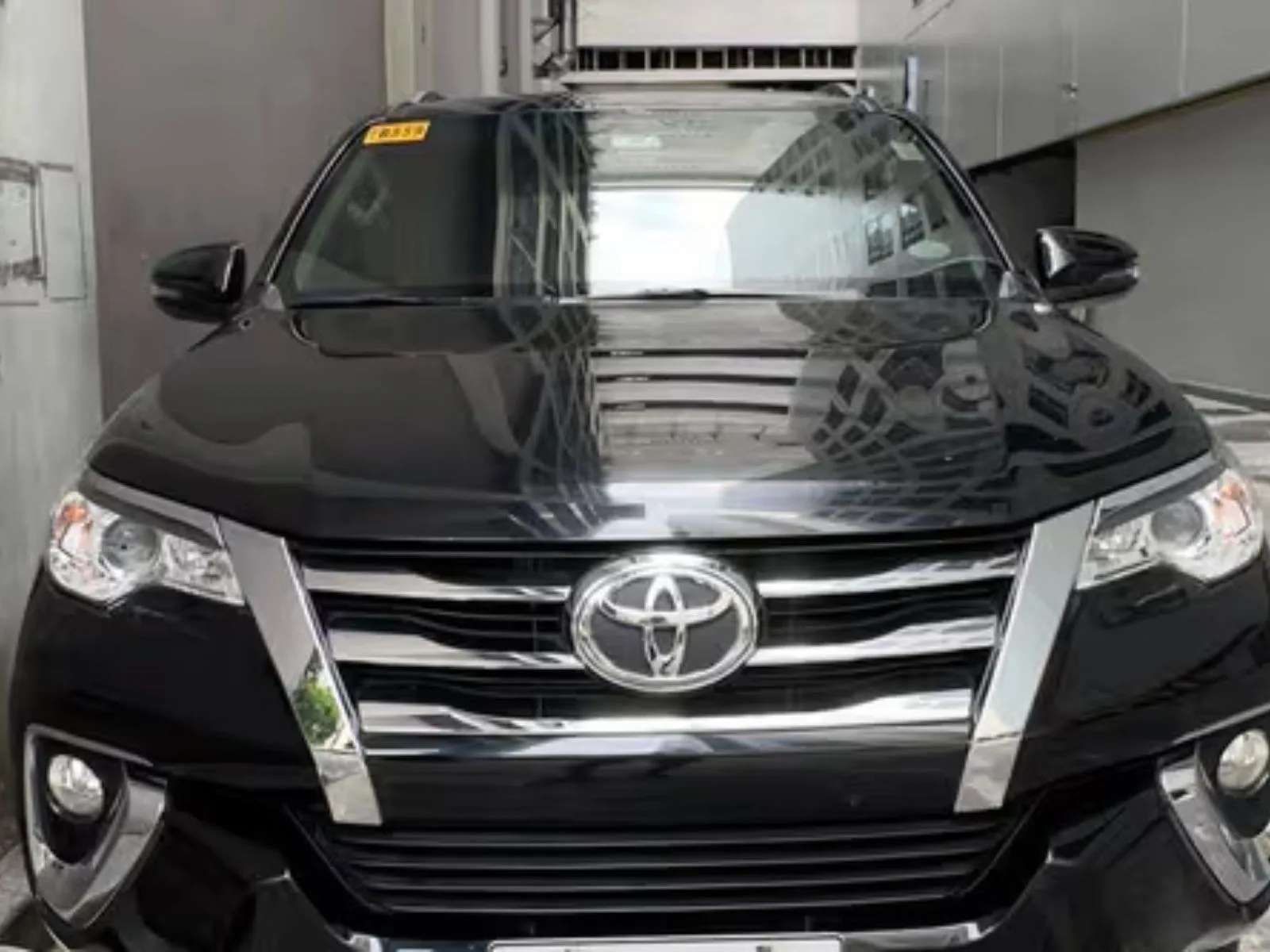 2019 Toyota Fortuner SUV · 2.4 2WD AT — photo 1 of 14