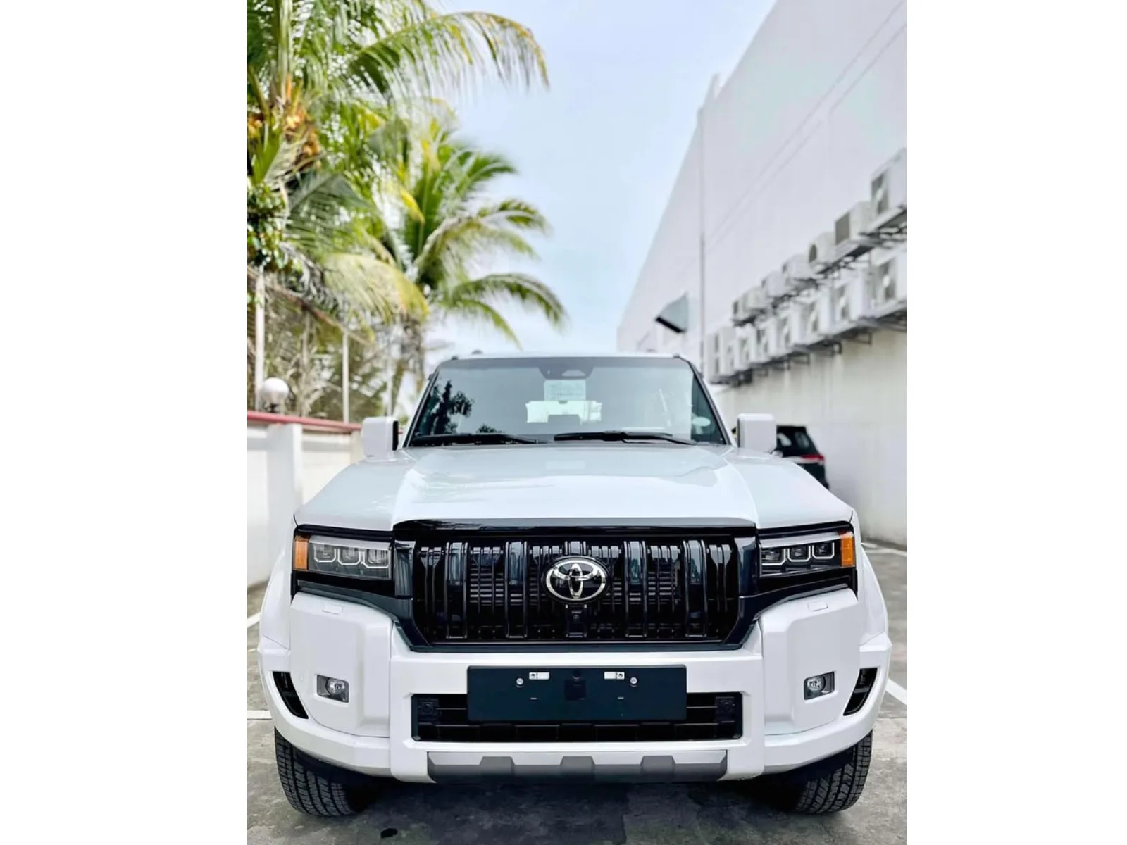 2027 Toyota Land Cruiser Prado SUV · 2.4 4WD AT — photo 1 of 15