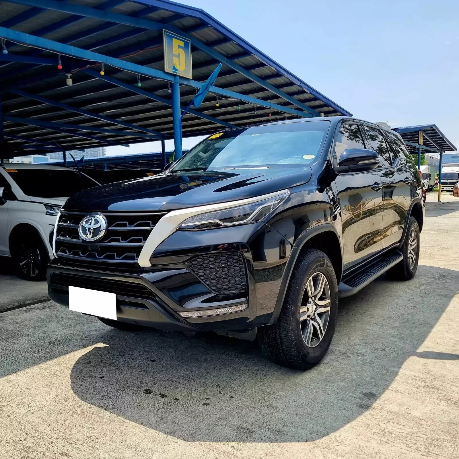 2027 Toyota Fortuner G · SUV · 2.4 2WD AT — photo 1 of 12