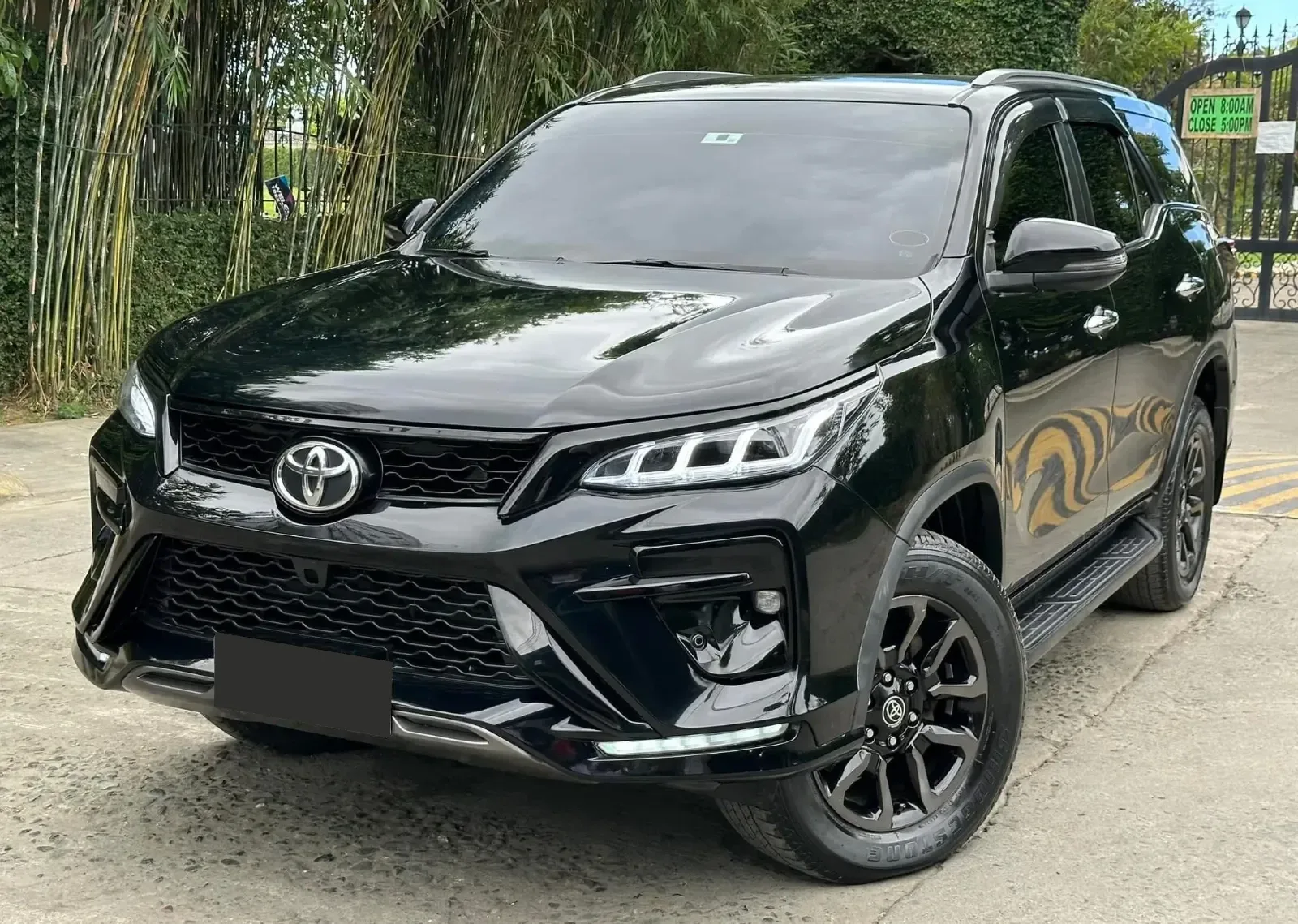 2027 Toyota Fortuner V · SUV · 2.4 2WD AT — photo 1 of 17