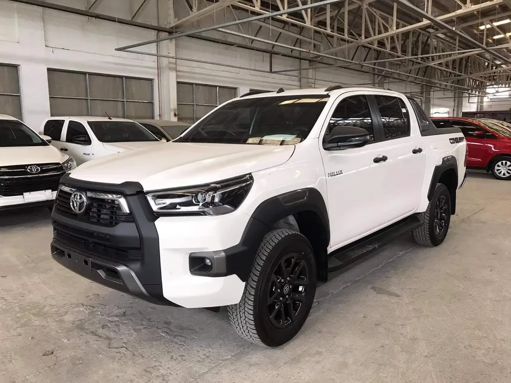 2025 Toyota Hilux Double Cab · 2.8 4WD MT — photo 1 of 28