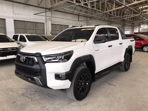 2025 Toyota Hilux Double Cab · 2.8 4WD MT