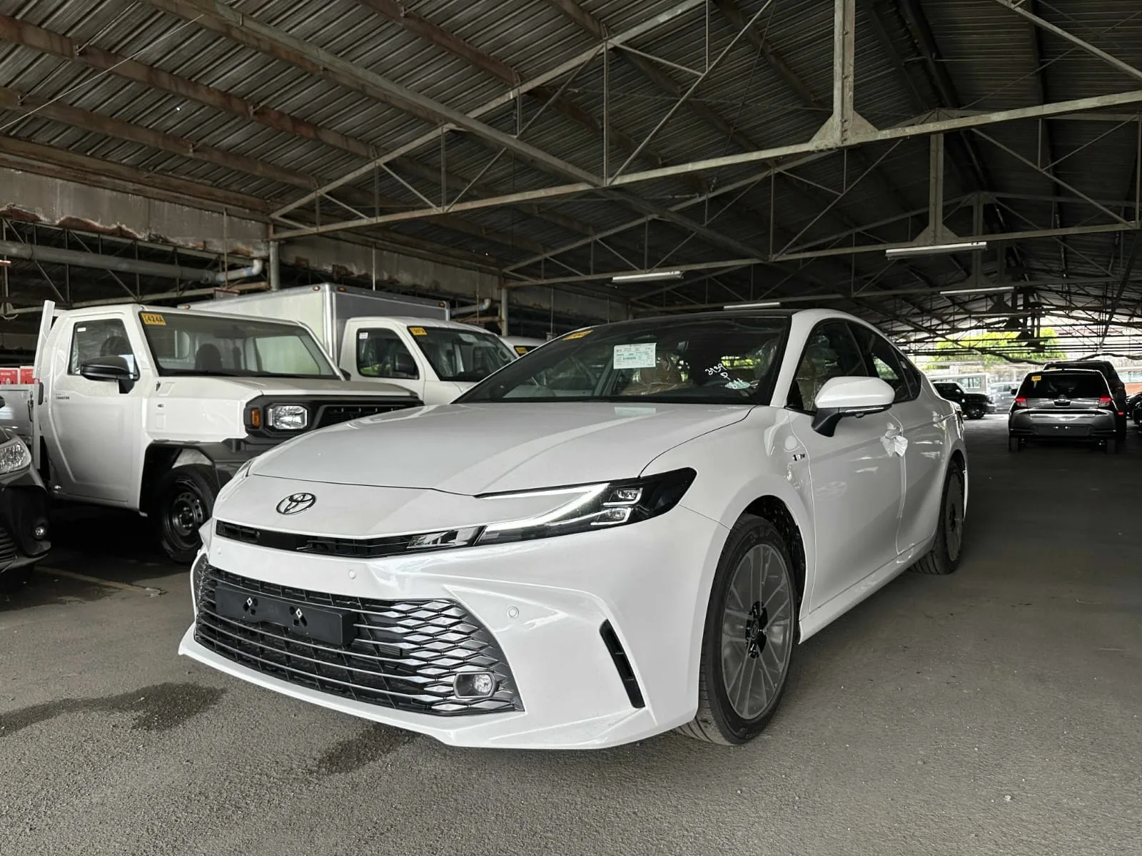 2027 Toyota Camry V · Sedan · 2.5 2WD AT — photo 1 of 24