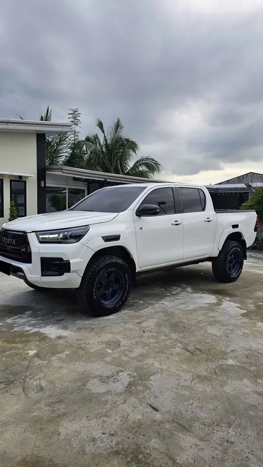2022 Toyota Hilux Double Cab · 2.8 4WD AT — photo 1 of 13