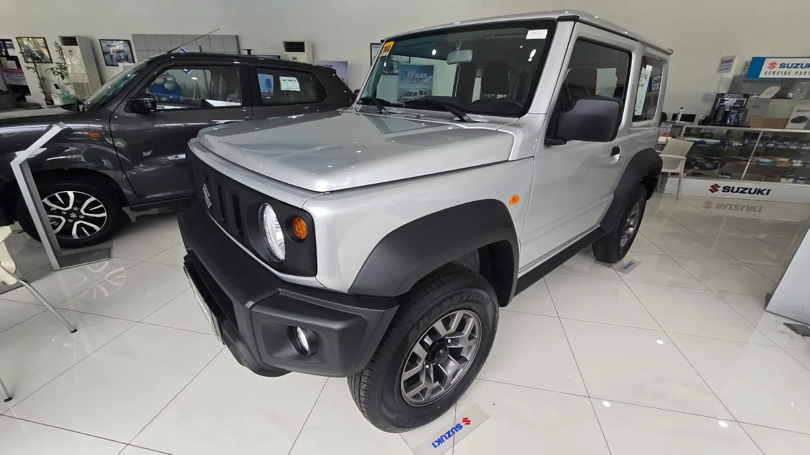 2026 Suzuki Jimny SUV · 1.5 4WD MT — photo 1 of 33