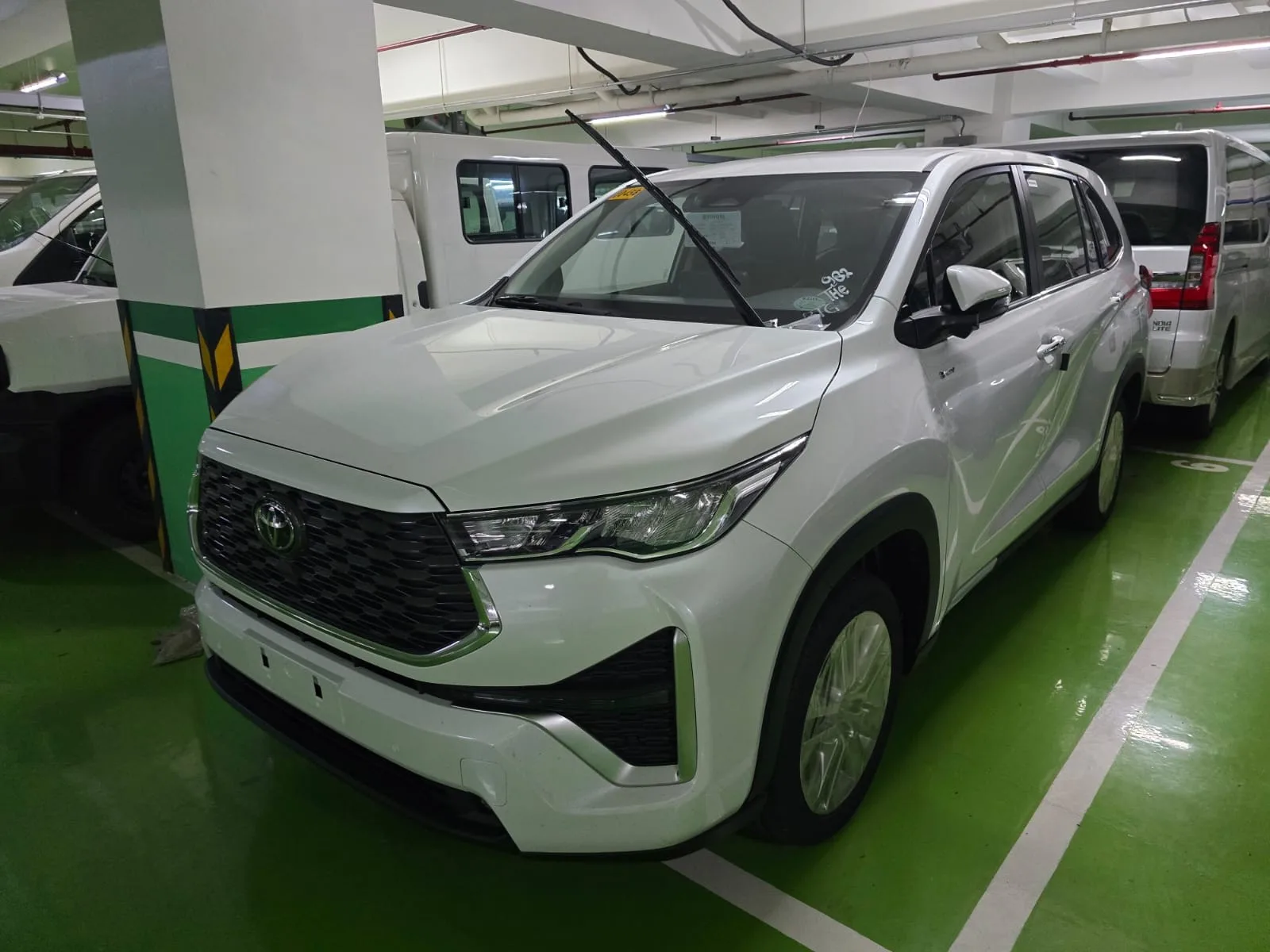 2025 Toyota Innova SUV · 2.0 2WD AT — photo 1 of 38
