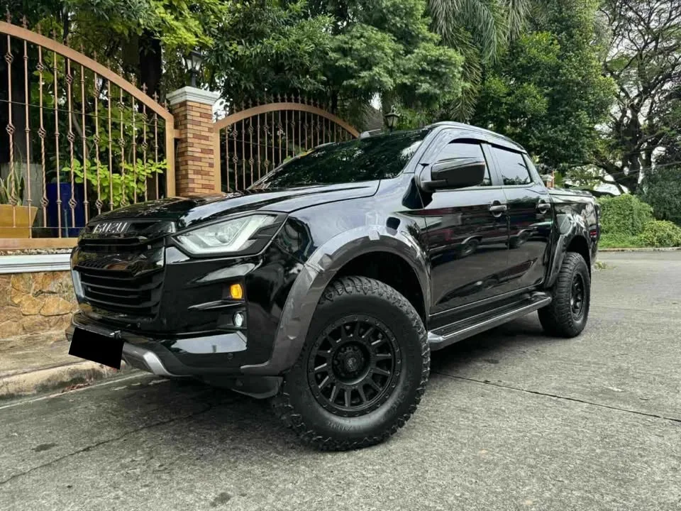 2023 Isuzu D-max Double Cab · 3.0 4WD AT — photo 1 of 18