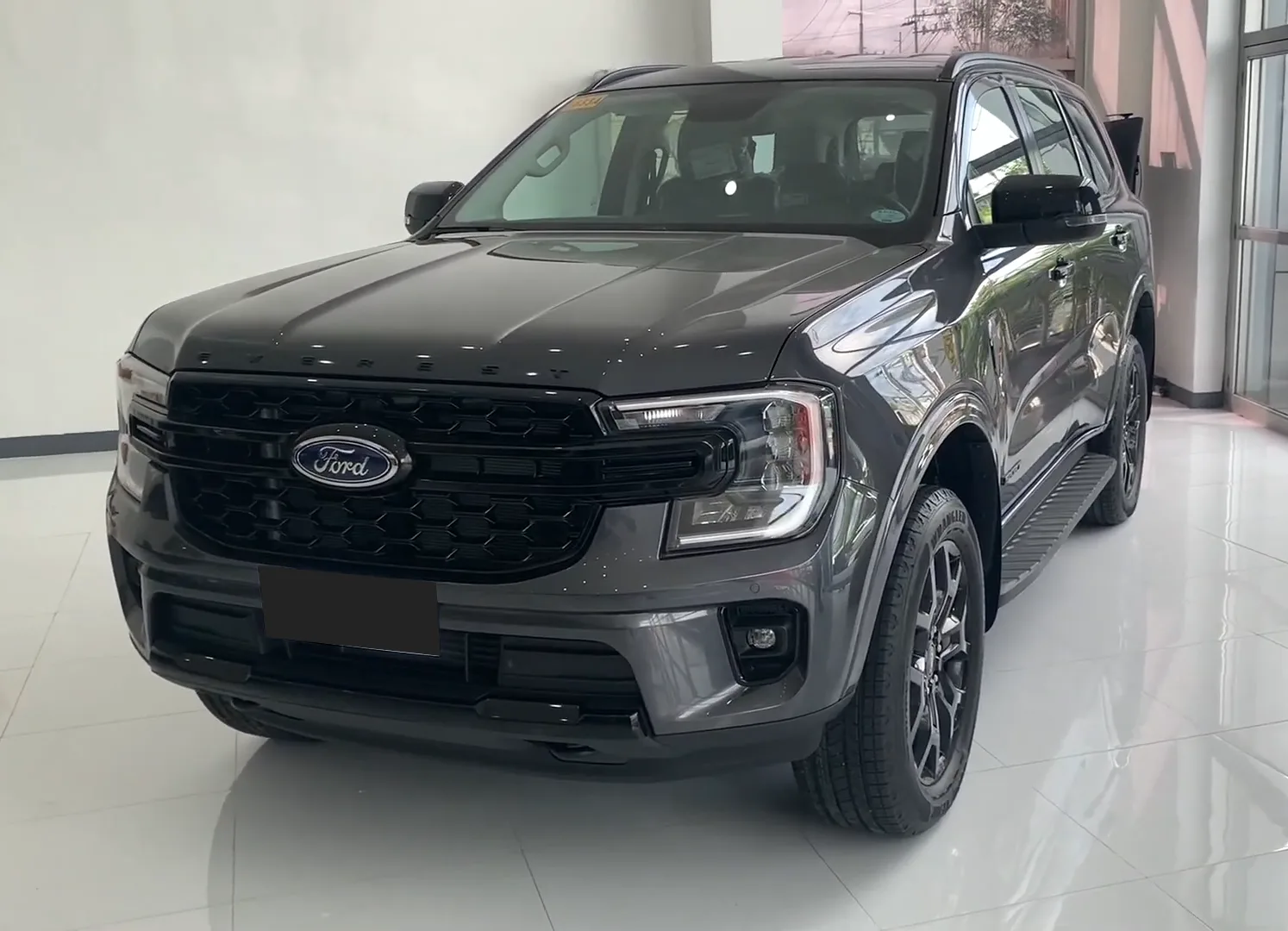 2025 Ford Everest Everest · SUV · 2.0 2WD AT — photo 1 of 32