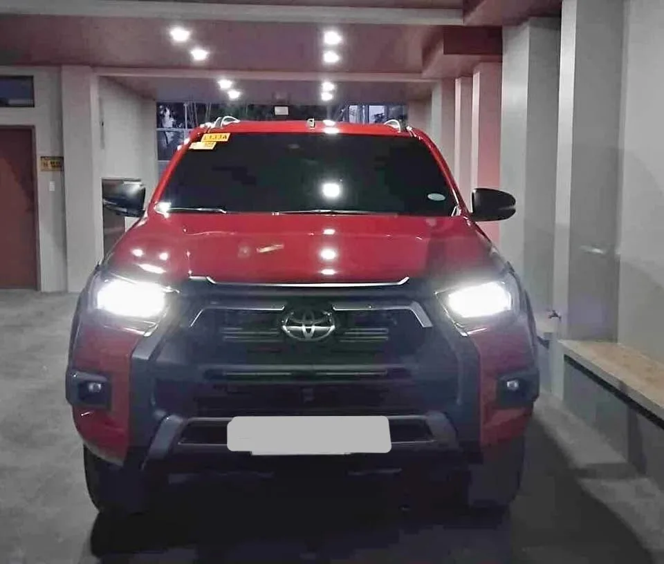 2024 Toyota Hilux Pickup · 2.4 2WD AT — photo 1 of 11