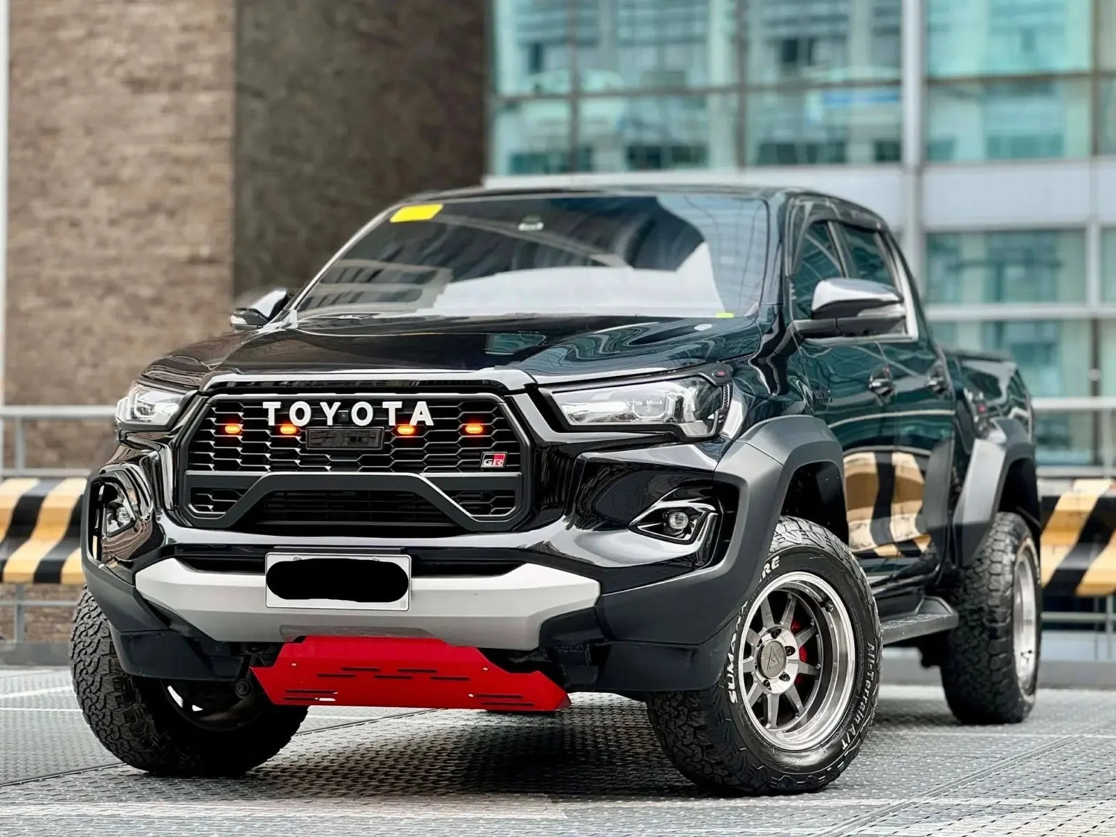 2024 Toyota Hilux Double Cab · 2.8 4WD AT — photo 1 of 14