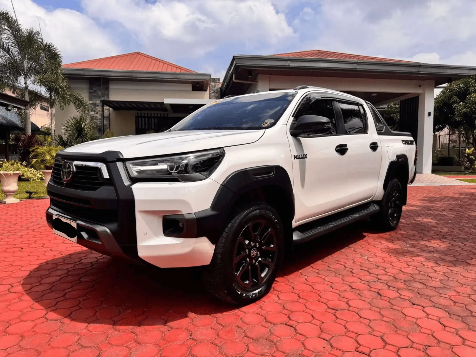 2023 Toyota Hilux Double Cab · 2.4 2WD AT — photo 1 of 14