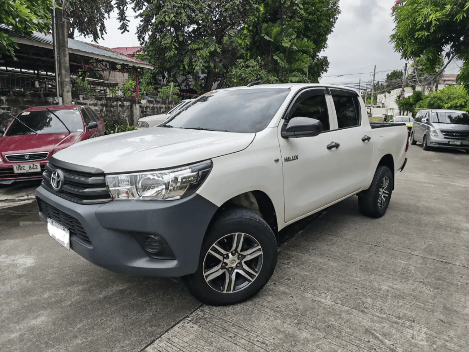 2021 Toyota Hilux Double Cab · 2.4 4WD MT — photo 1 of 10