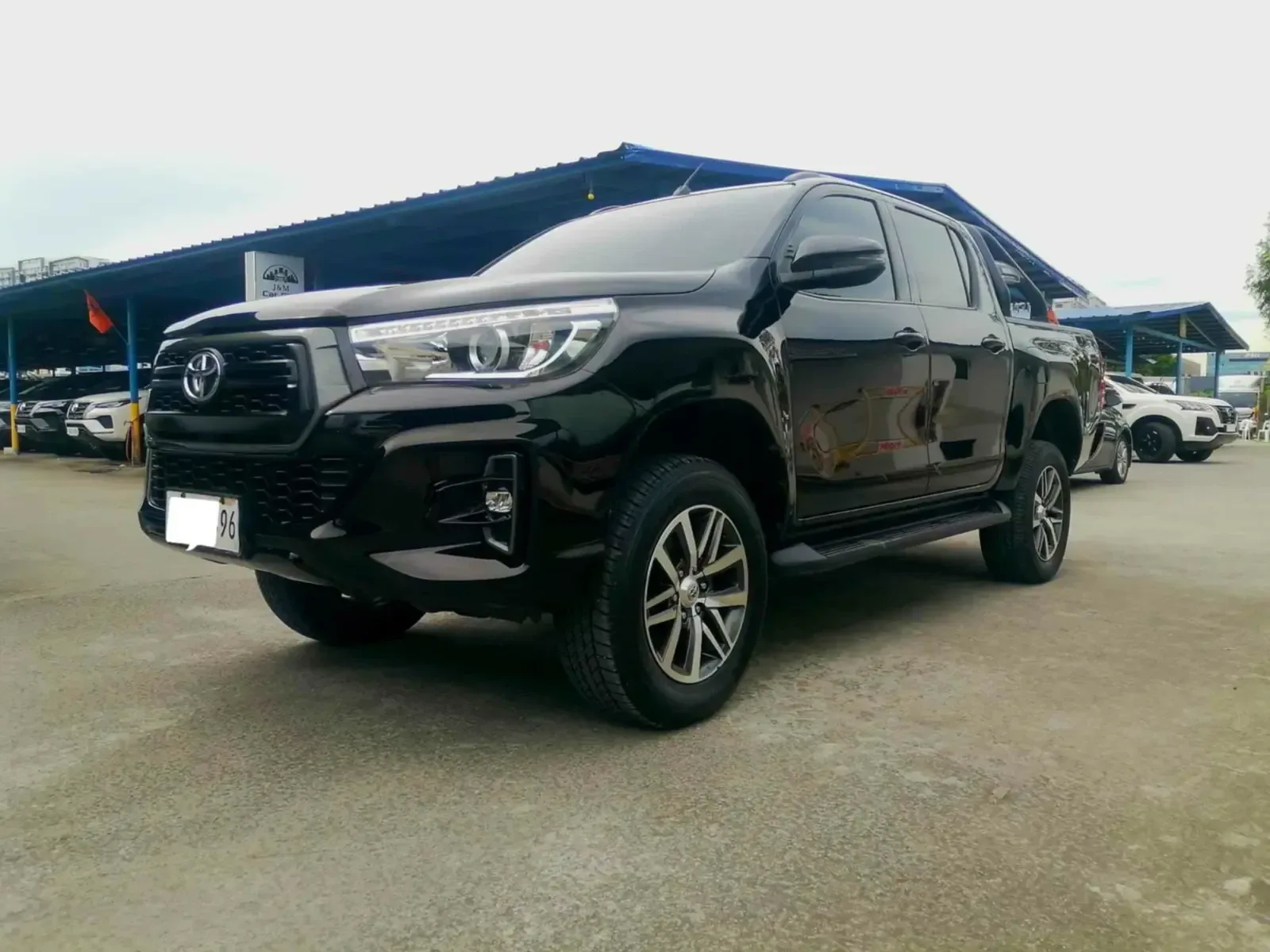 2020 Toyota Hilux Pickup · 2.4 2WD AT — photo 1 of 12