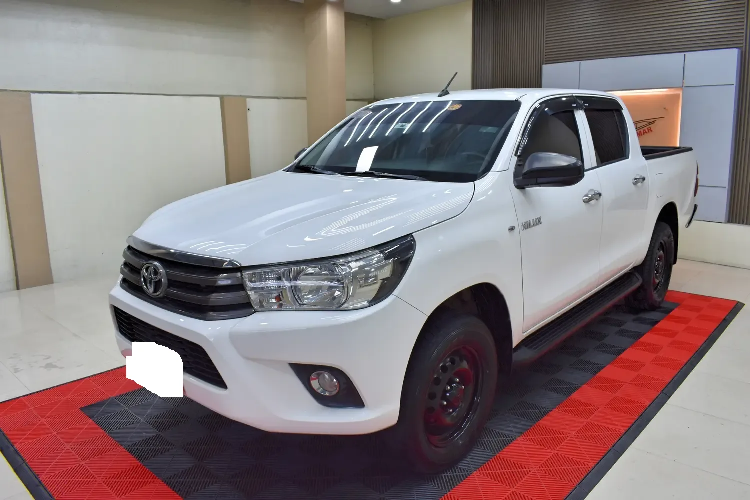 2019 Toyota Hilux E · Double Cab · 2.4 2WD MT — photo 1 of 13
