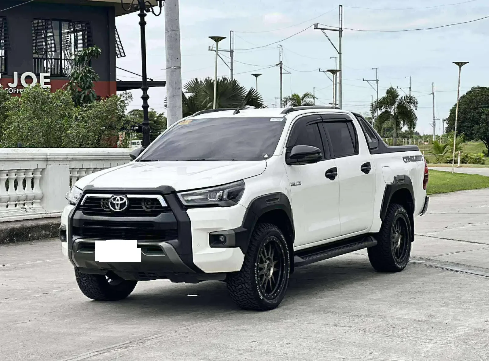 2021 Toyota Hilux Double Cab · 2.8 4WD AT — photo 1 of 12