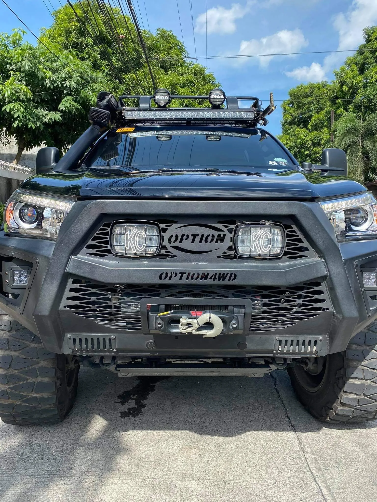 2018 Toyota Hilux Pickup · 2.8 4WD MT — photo 1 of 8