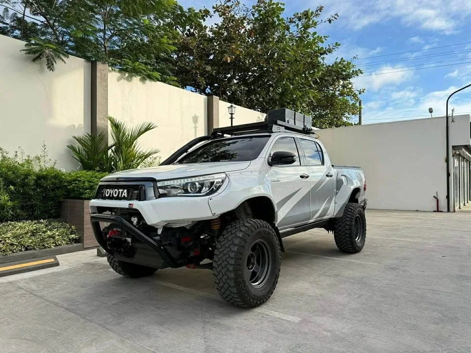 2019 Toyota Hilux Double Cab · 2.8 4WD AT — photo 1 of 10
