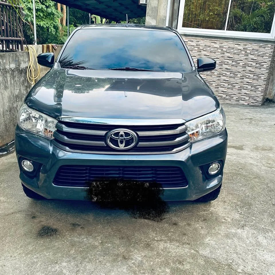 2018 Toyota Hilux E · Double Cab · 2.4 2WD MT — photo 1 of 16