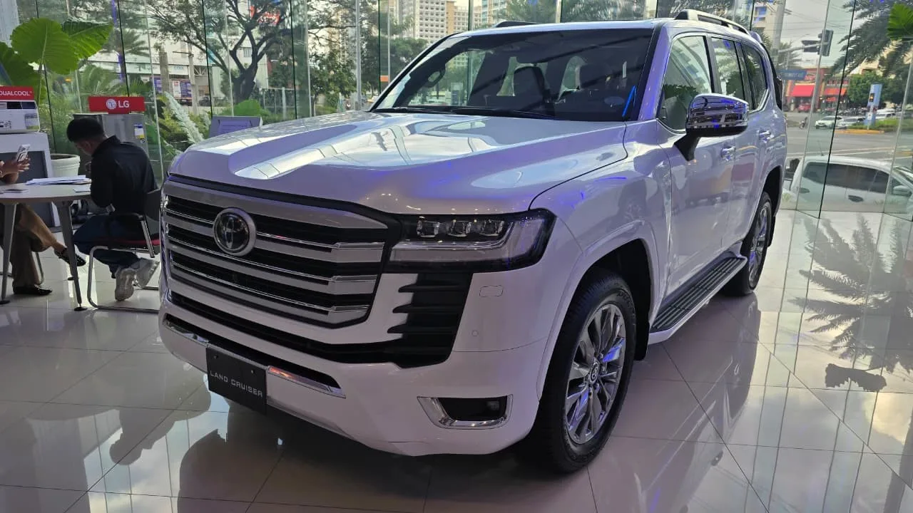2027 Toyota Land Cruiser Zx · SUV · 3.3 4WD AT — photo 1 of 28