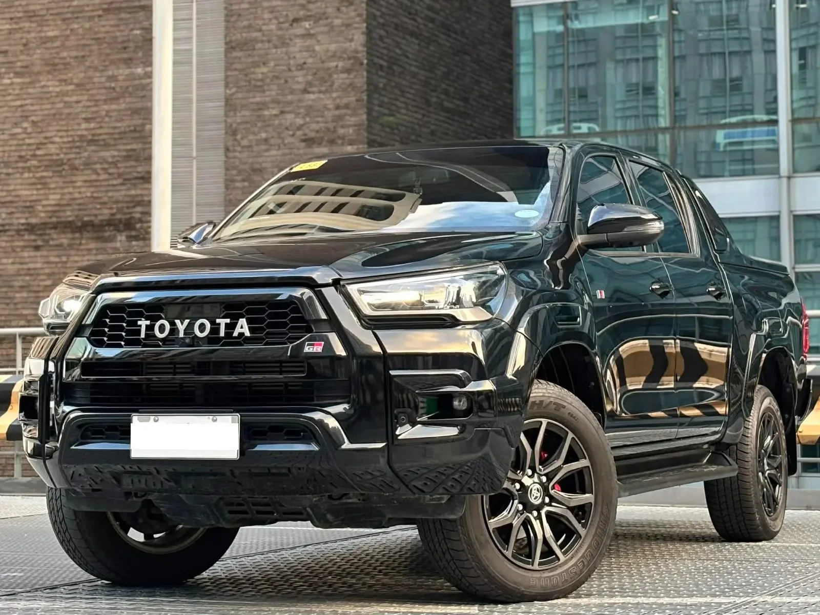 2022 Toyota Hilux Pickup · 2.8 4WD AT — photo 1 of 14