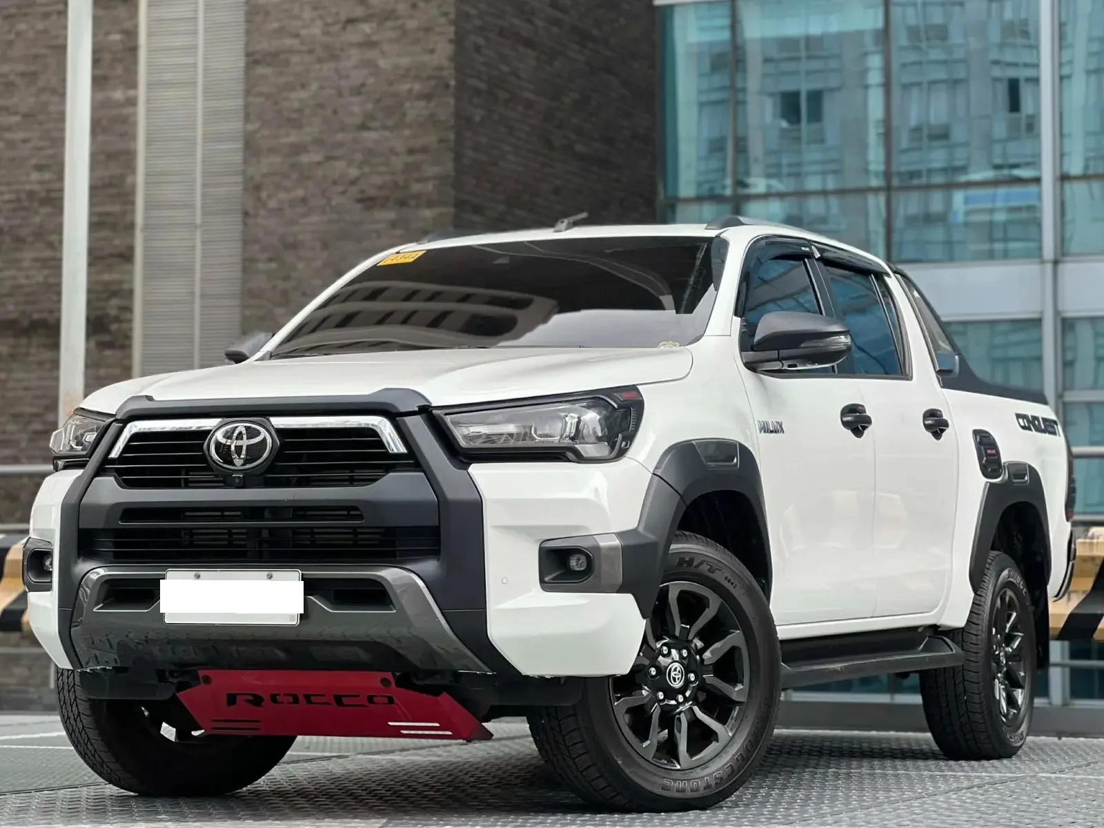 2024 Toyota Hilux Pickup · 2.4 2WD AT — photo 1 of 17
