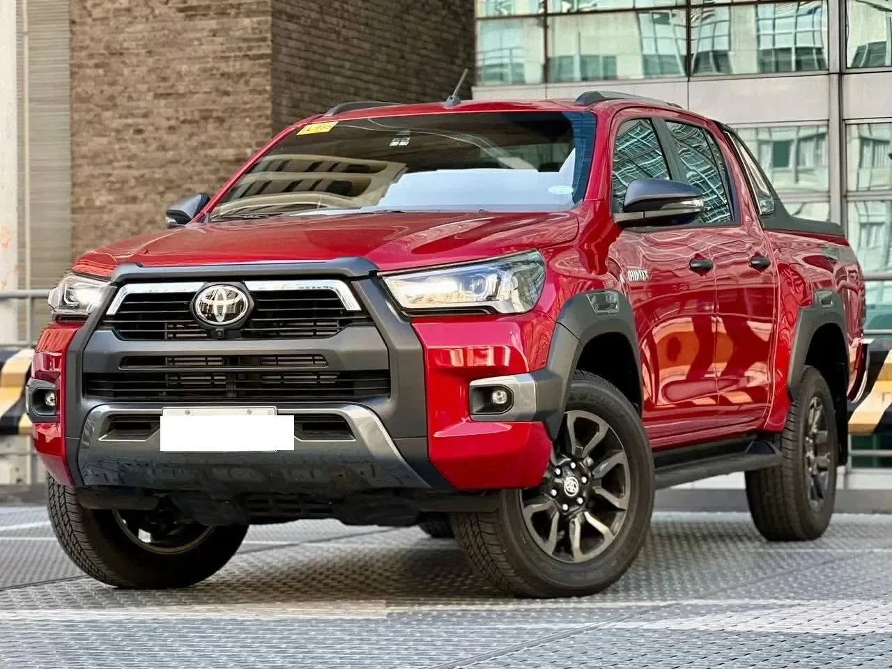 2024 Toyota Hilux Pickup · 2.4 2WD AT — photo 1 of 17