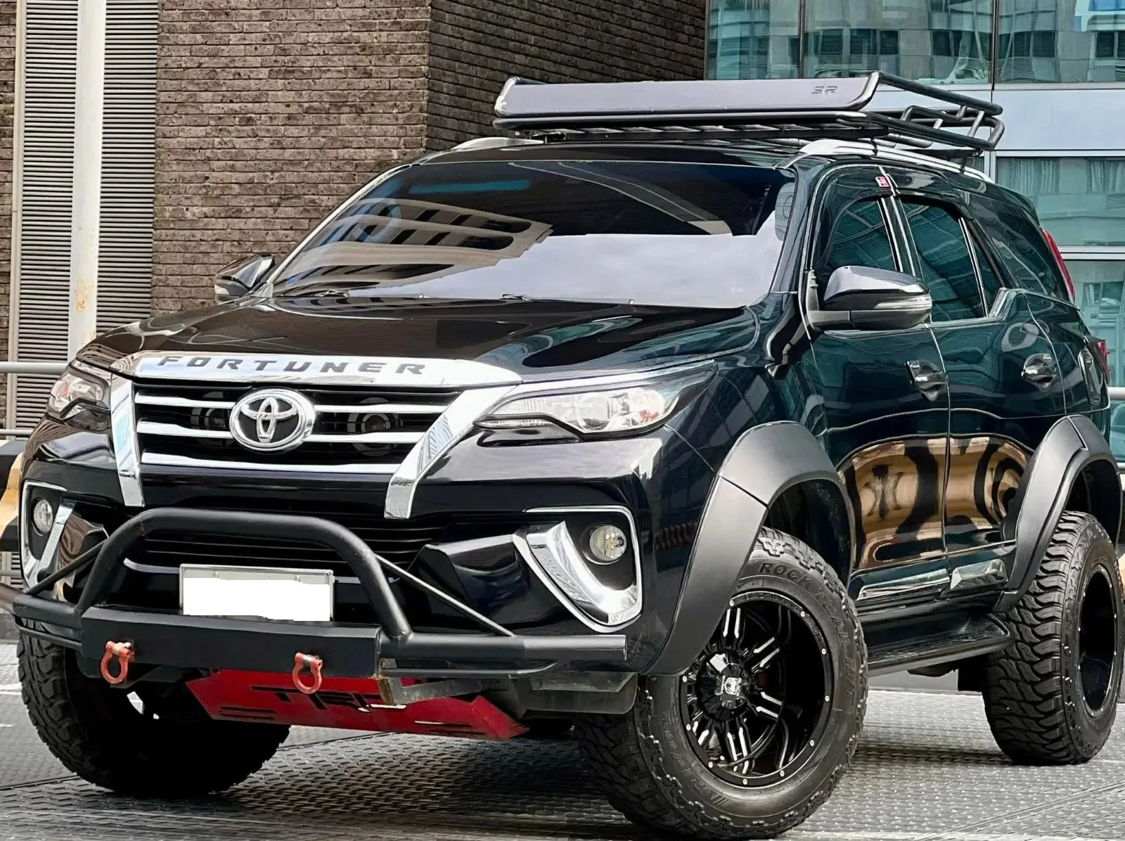 2020 Toyota Fortuner G · SUV · 2.4 2WD AT — photo 1 of 15