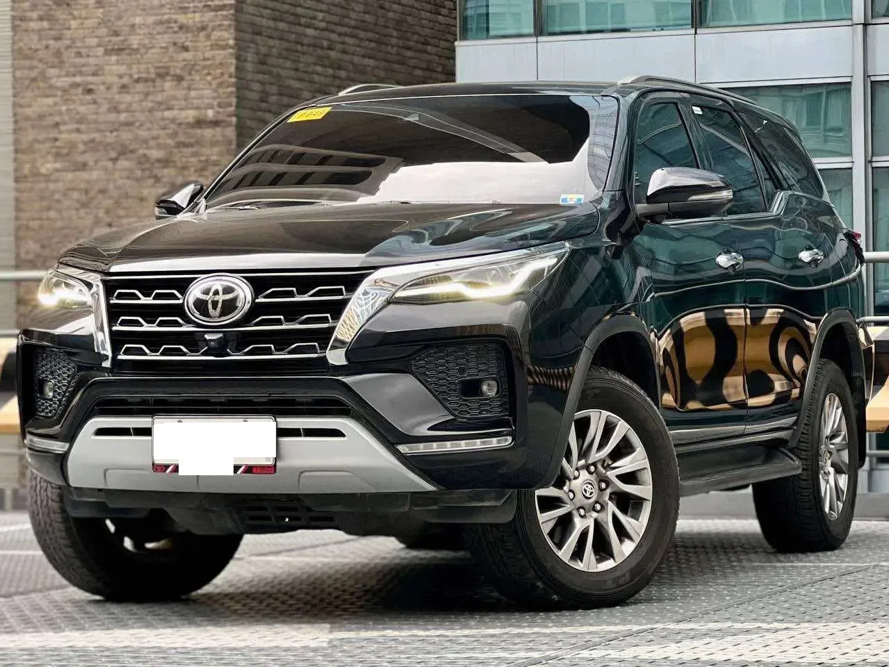 2021 Toyota Fortuner SUV · 2.8 2WD AT — photo 1 of 17