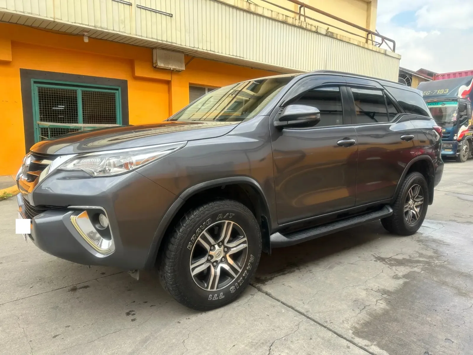 2018 Toyota Fortuner G · SUV · 2.4 2WD AT — photo 1 of 16