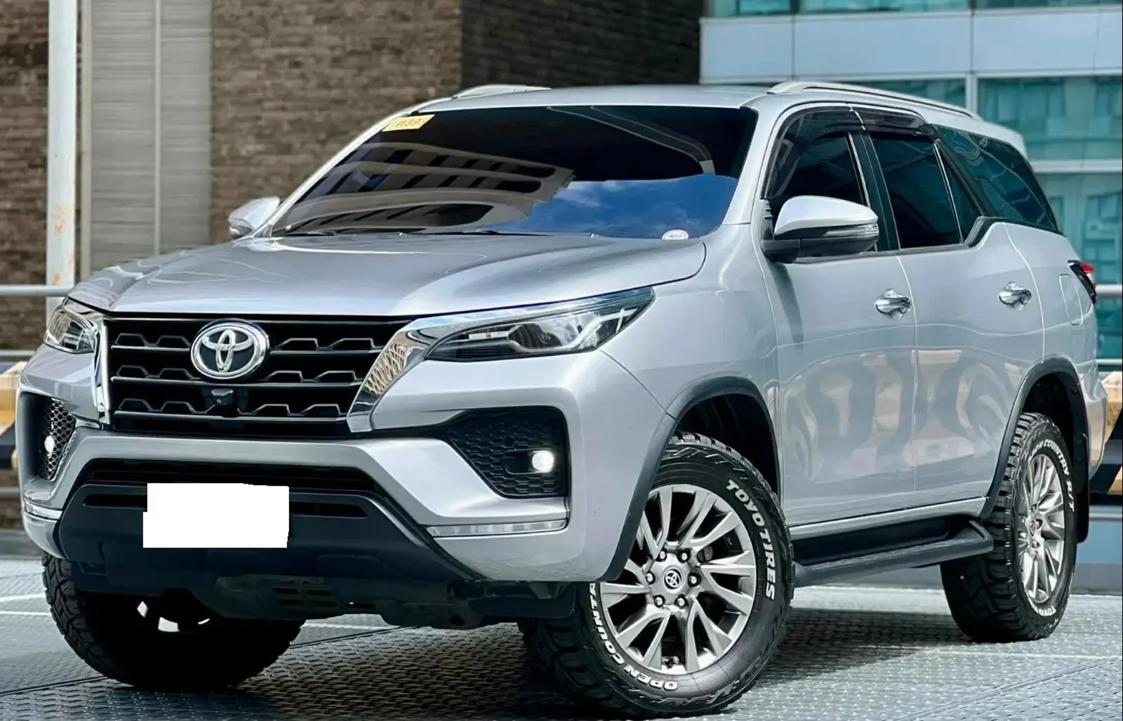 2022 Toyota Fortuner SUV · 2.4 2WD AT — photo 1 of 12