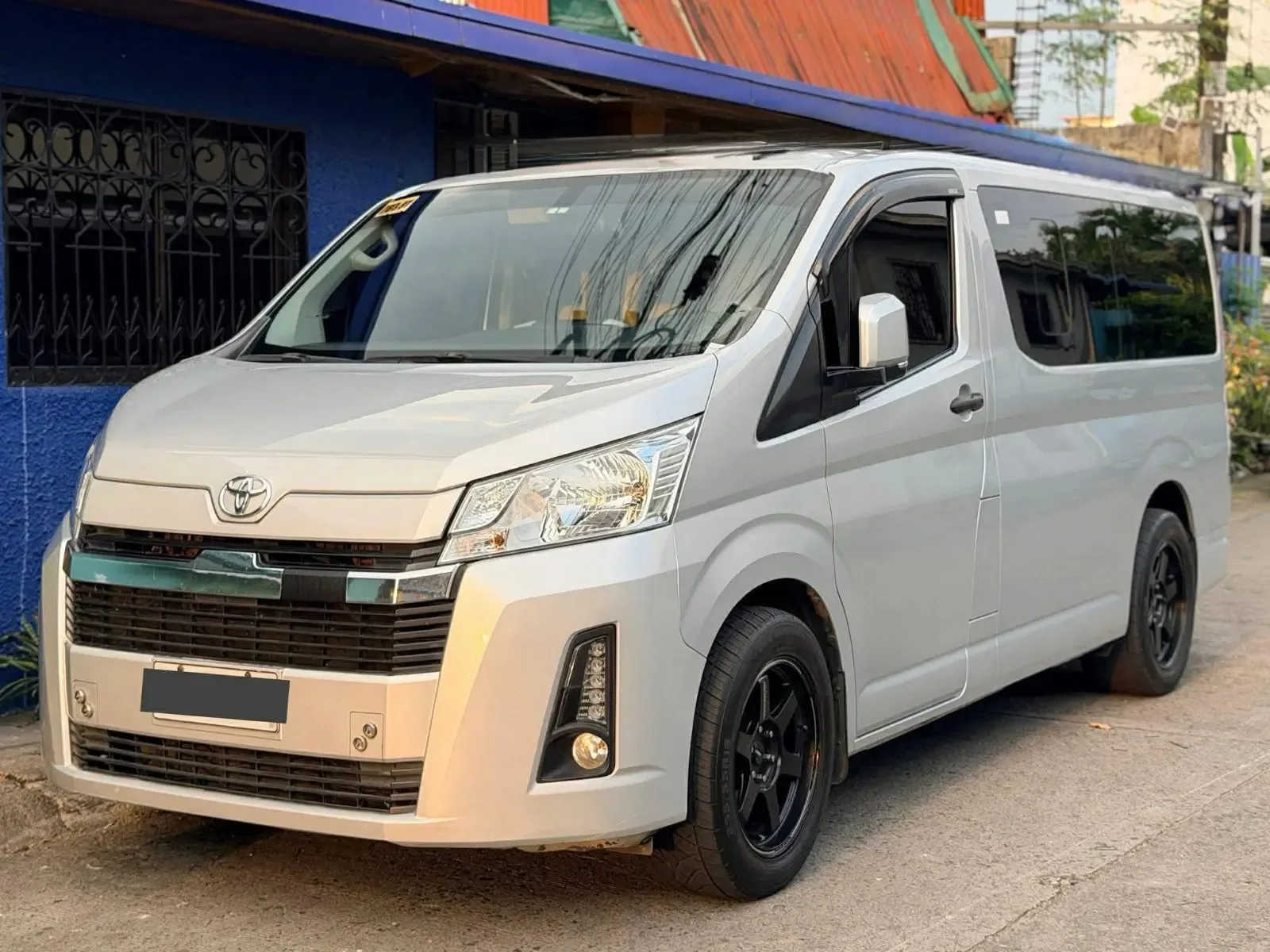 2021 Toyota Commuter Hiace · Van · 2.8 2WD MT — photo 1 of 21