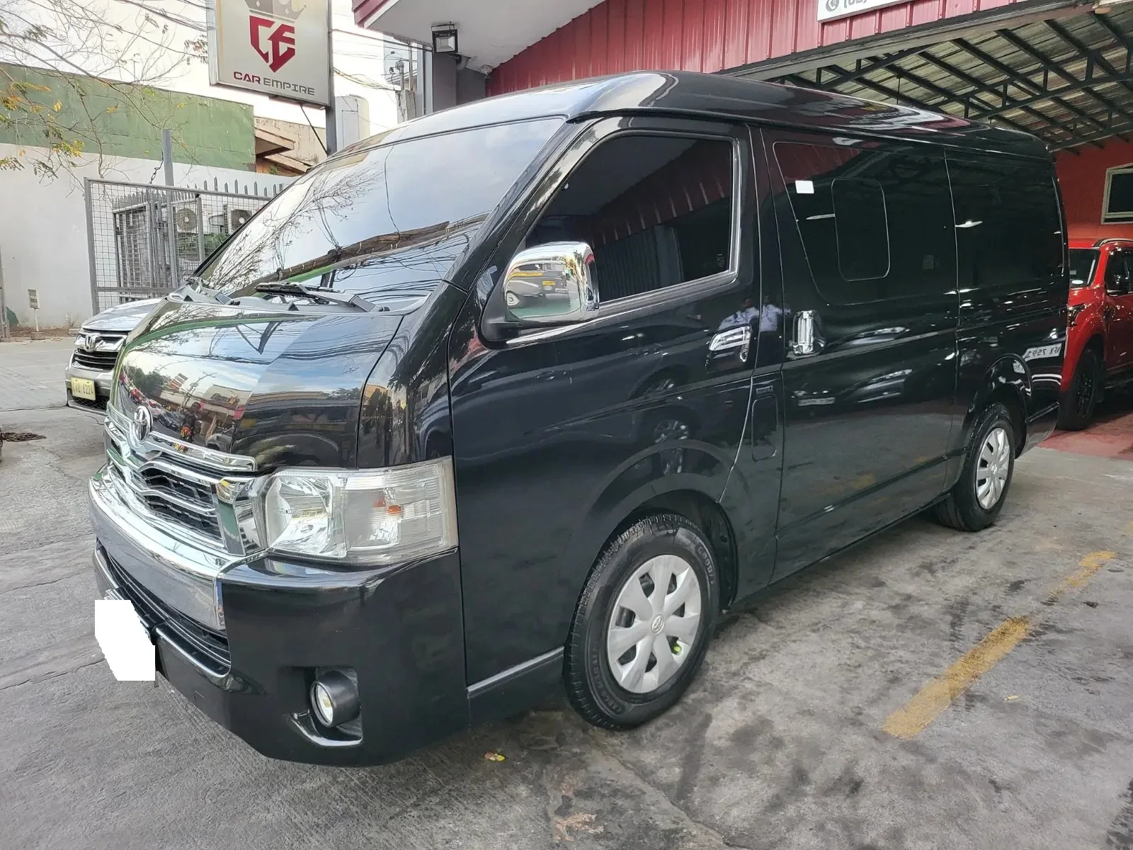 2017 Toyota Hiace Van · 3.0 2WD AT — photo 1 of 16