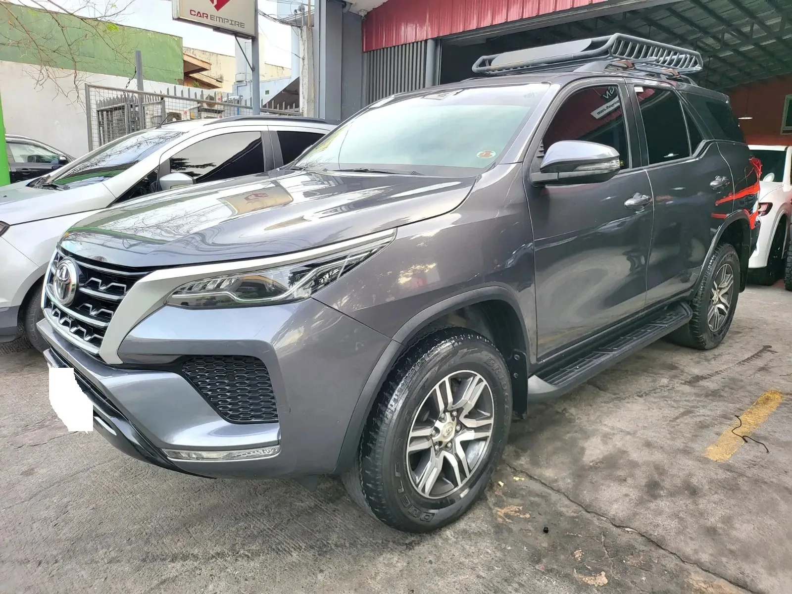 2021 Toyota Fortuner SUV · 2.4 2WD AT — photo 1 of 16