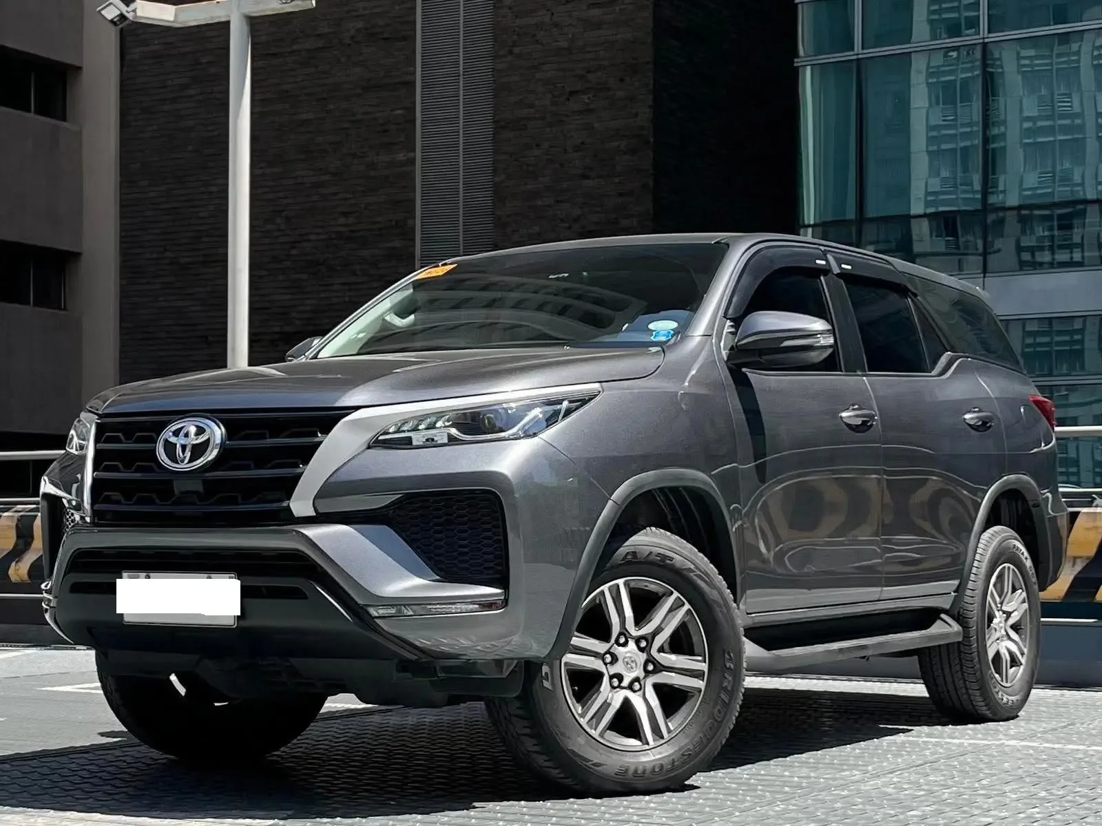 2022 Toyota Fortuner SUV · 2.4 2WD AT — photo 1 of 21