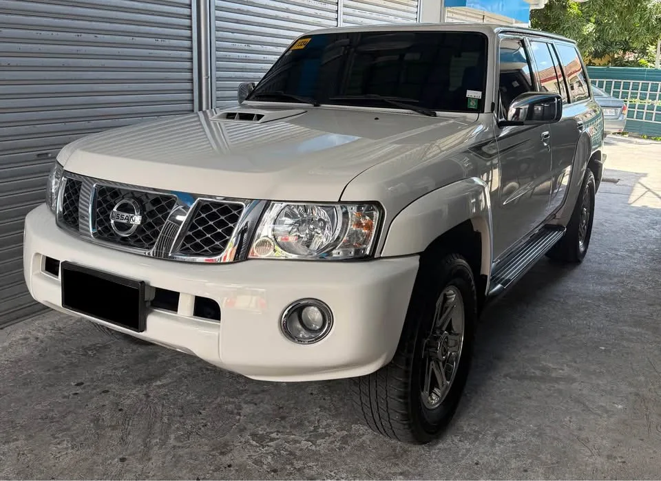 2017 Nissan Patrol SUV · 3.0 4WD AT — photo 1 of 18