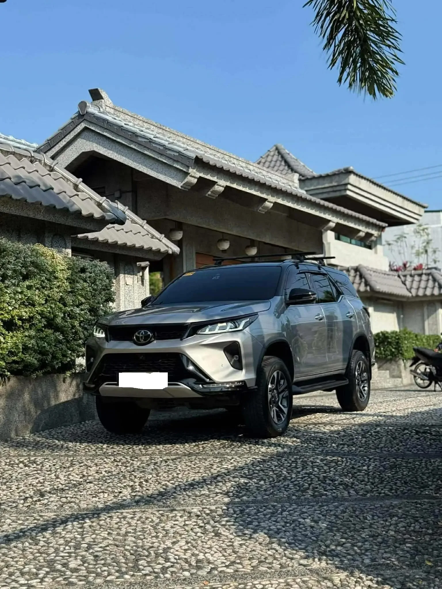 2023 Toyota Fortuner SUV · 2.8 4WD AT — photo 1 of 11