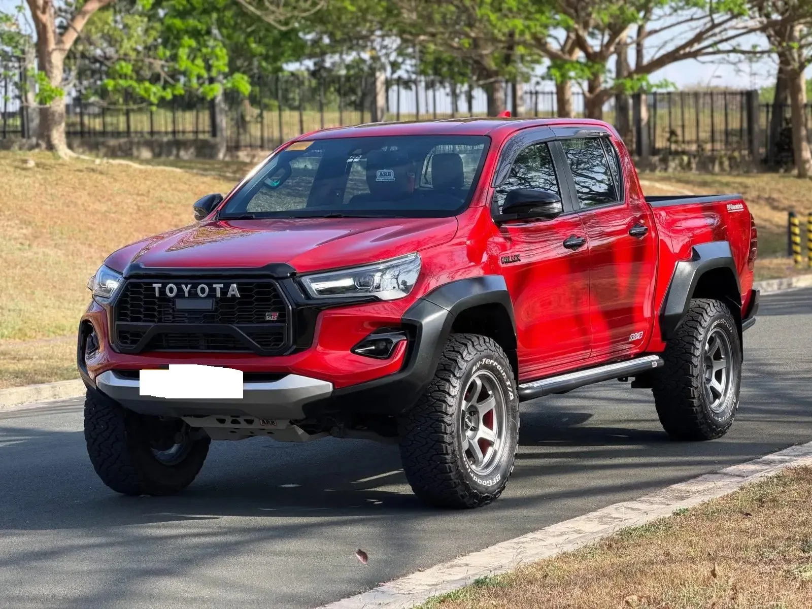 2025 Toyota Hilux Pickup · 2.8 4WD AT — photo 1 of 16
