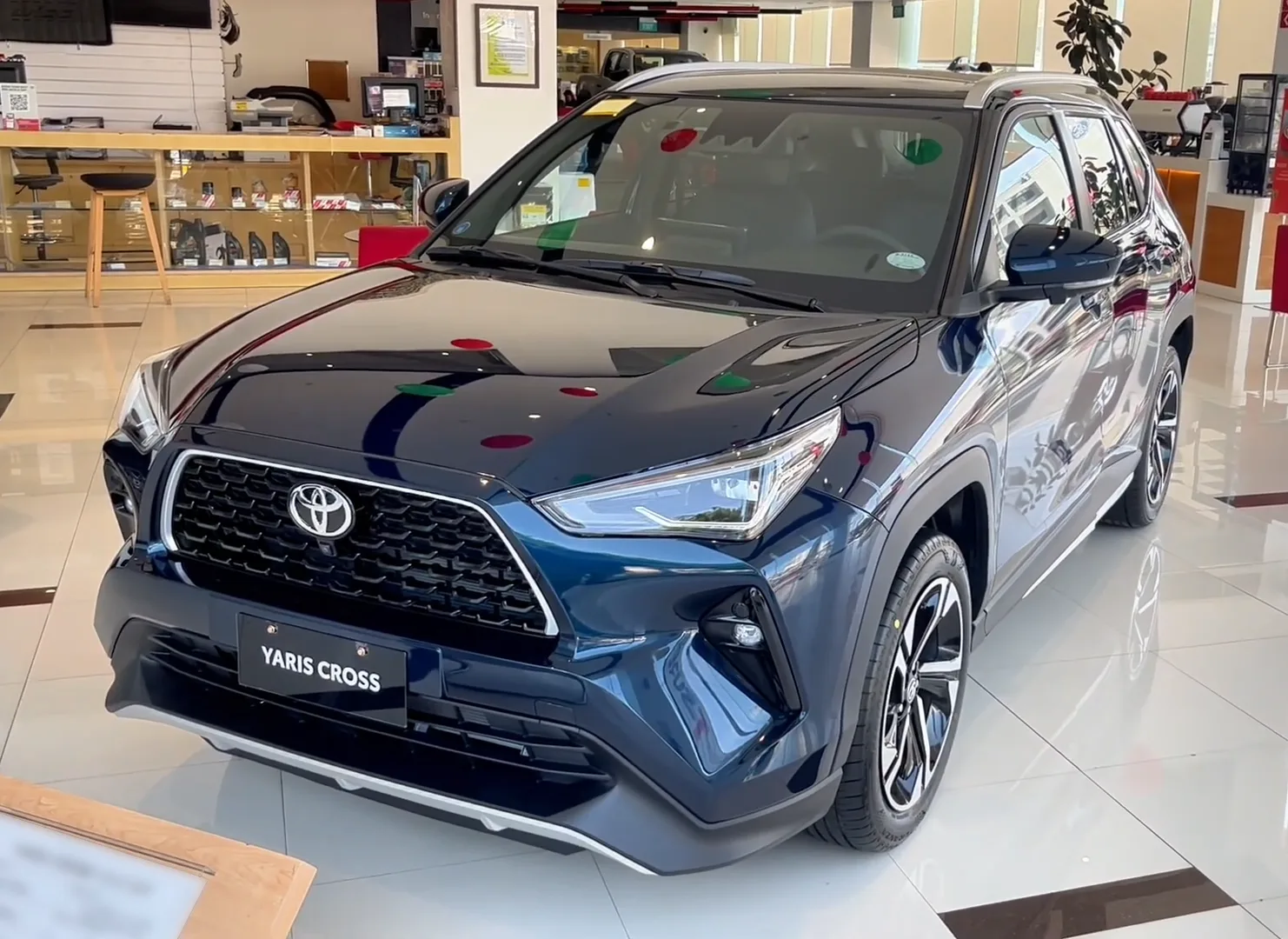 2027 Toyota Yaris Cross V · SUV · 1.5 2WD AT — photo 1 of 31