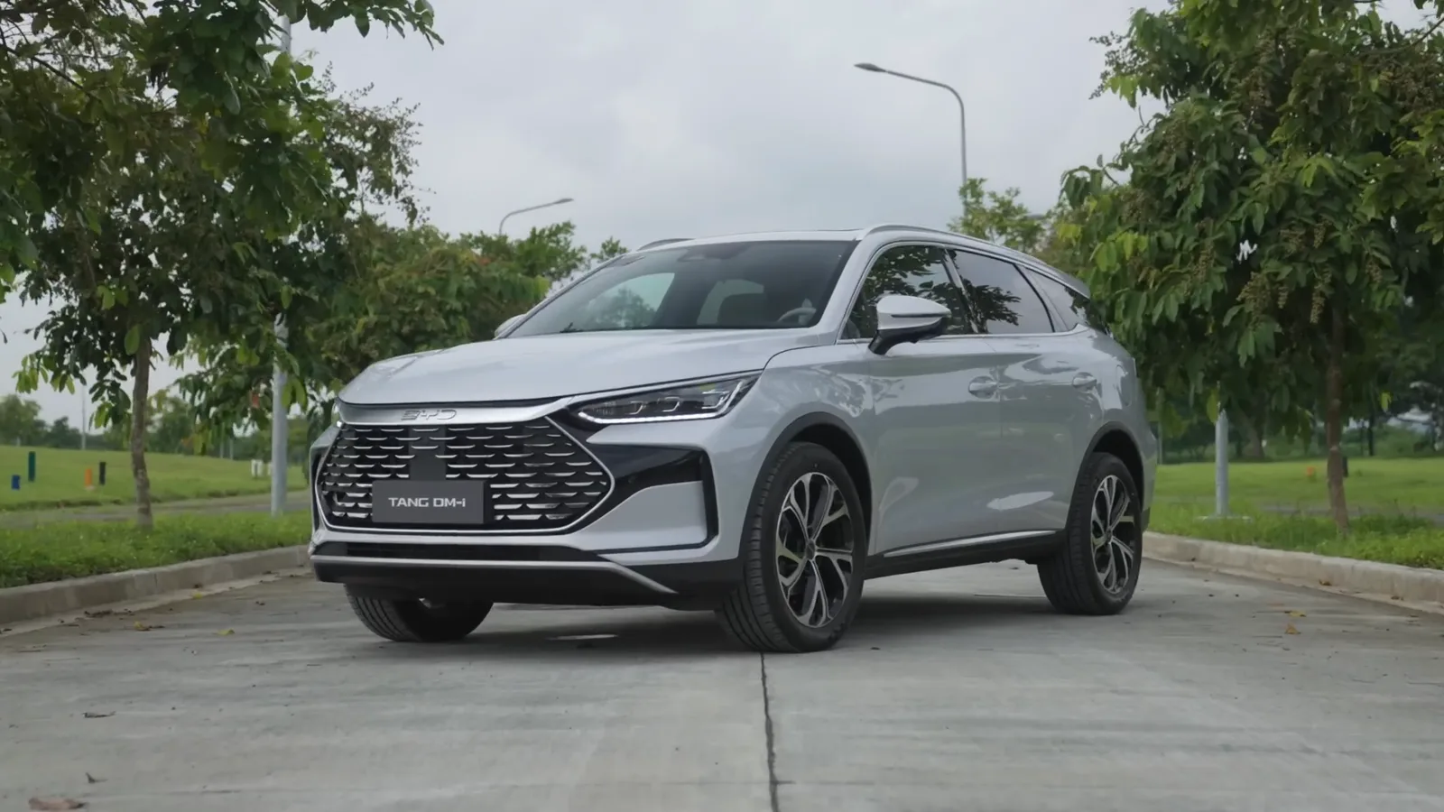 2026 Byd Tang Dm-i SUV · 1.5 2WD AT — photo 1 of 30