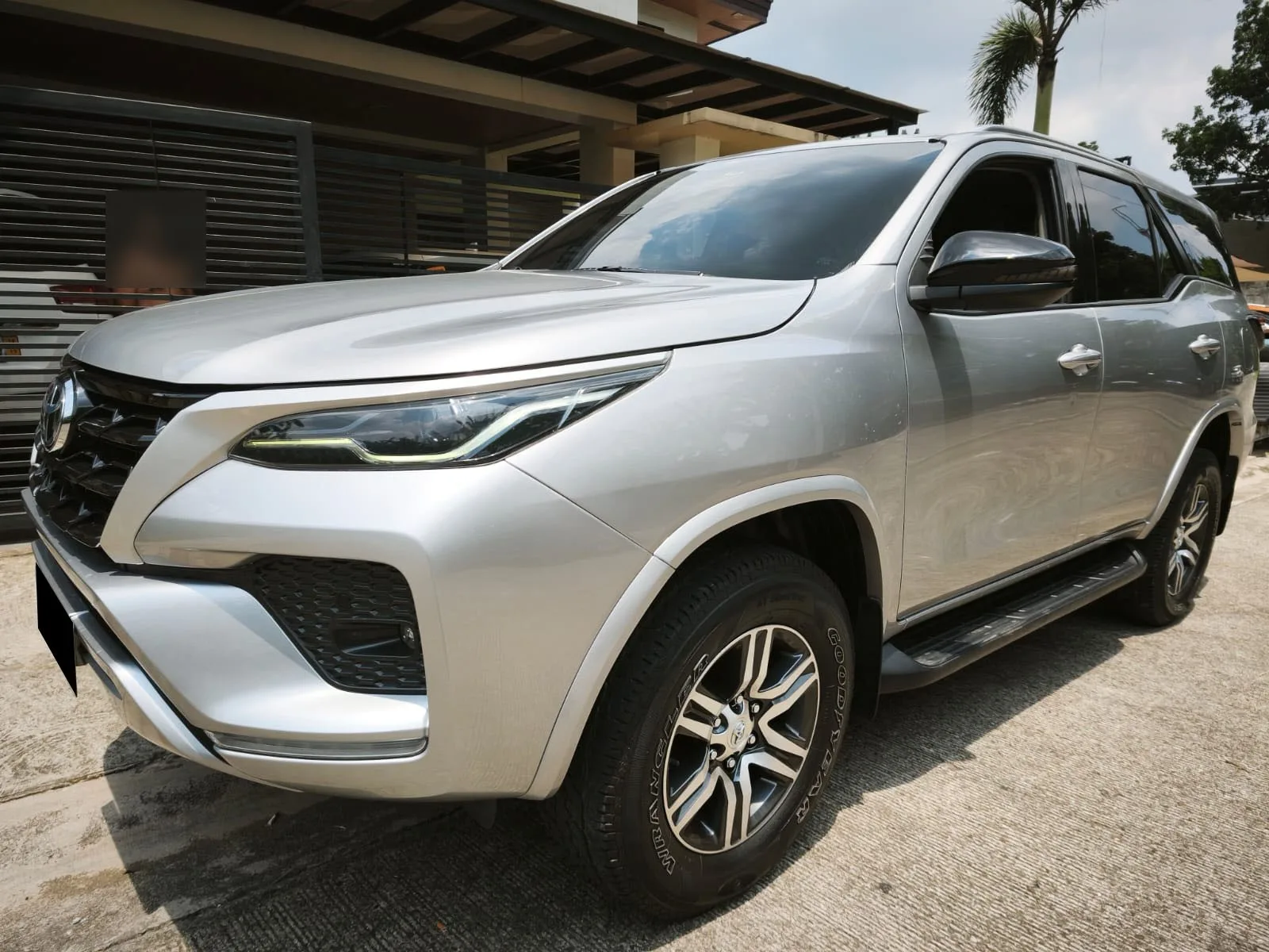 2020 Toyota Fortuner G · SUV · 2.4 2WD AT — photo 1 of 30