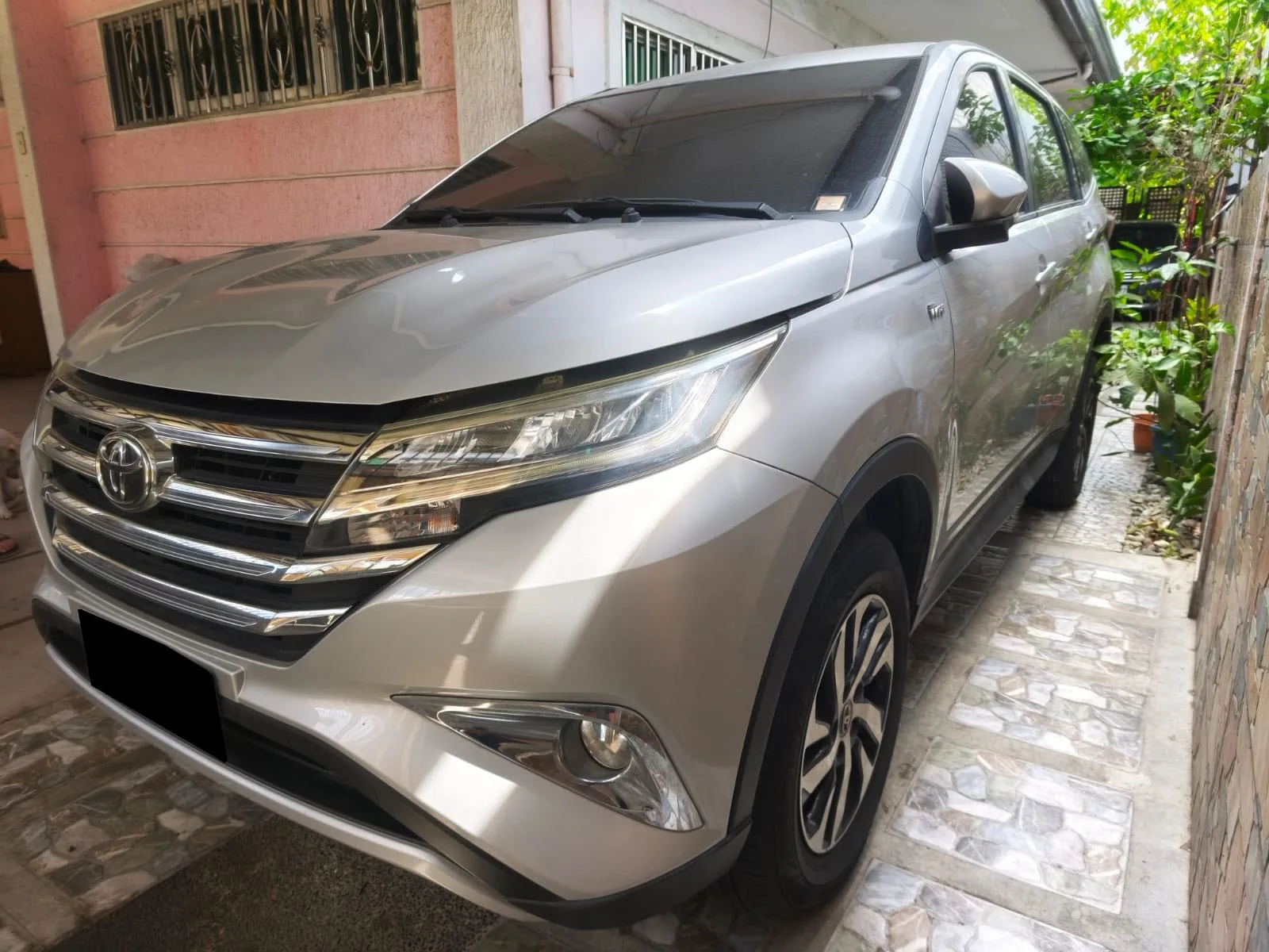 2019 Toyota Rush SUV · 1.5 2WD MT — photo 1 of 44