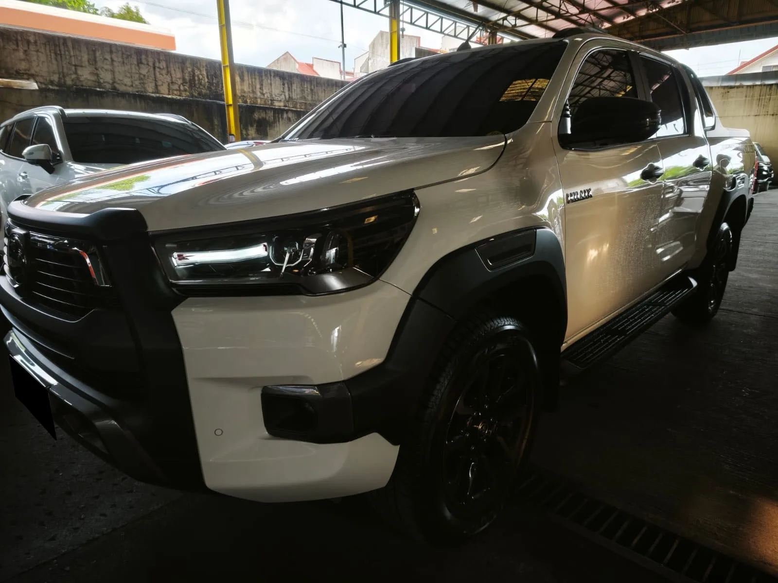 2025 Toyota Hilux Conquest · Double Cab · 2.4 2WD AT — photo 1 of 32