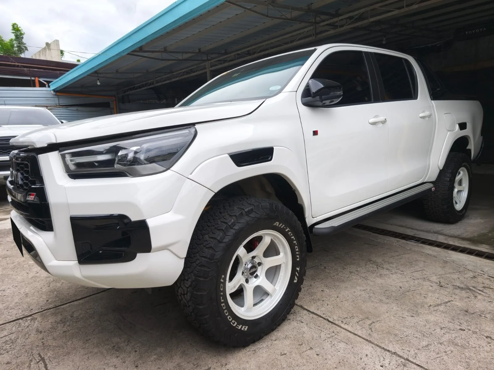 2023 Toyota Hilux Gr-s · Double Cab · 2.8 4WD AT — photo 1 of 32