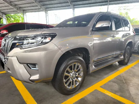 2018 Toyota Land Cruiser Prado SUV · 3.0 4WD AT
